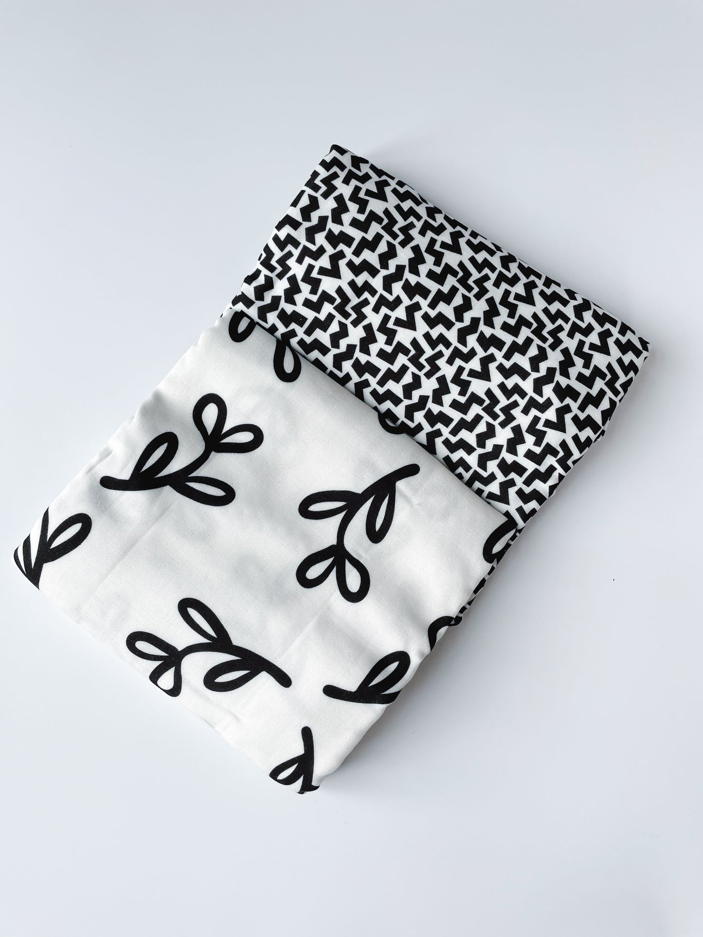 Muslin Swaddle • Zig Zag Print