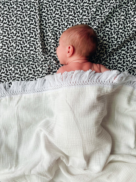 Muslin Swaddle • Zig Zag Print